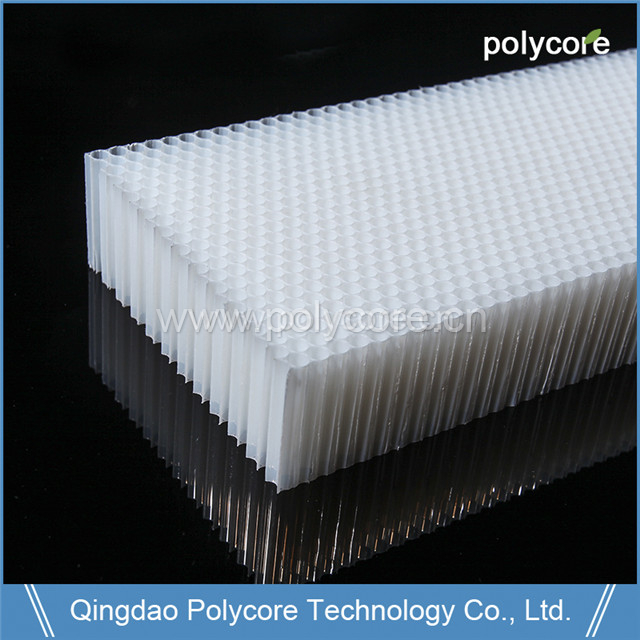 PC air flow straightener for commercial refrigeration display